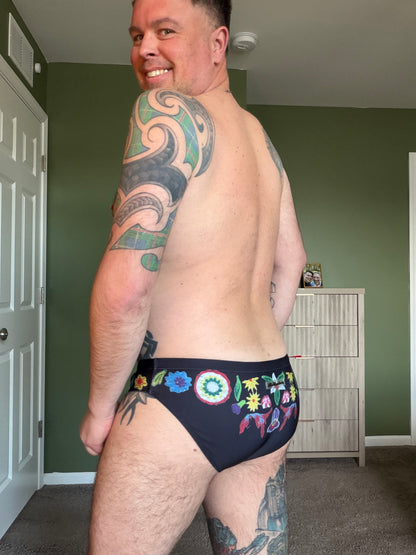"Flor y Sol" Contour Front Swim Brief - Black (2" Hip)
