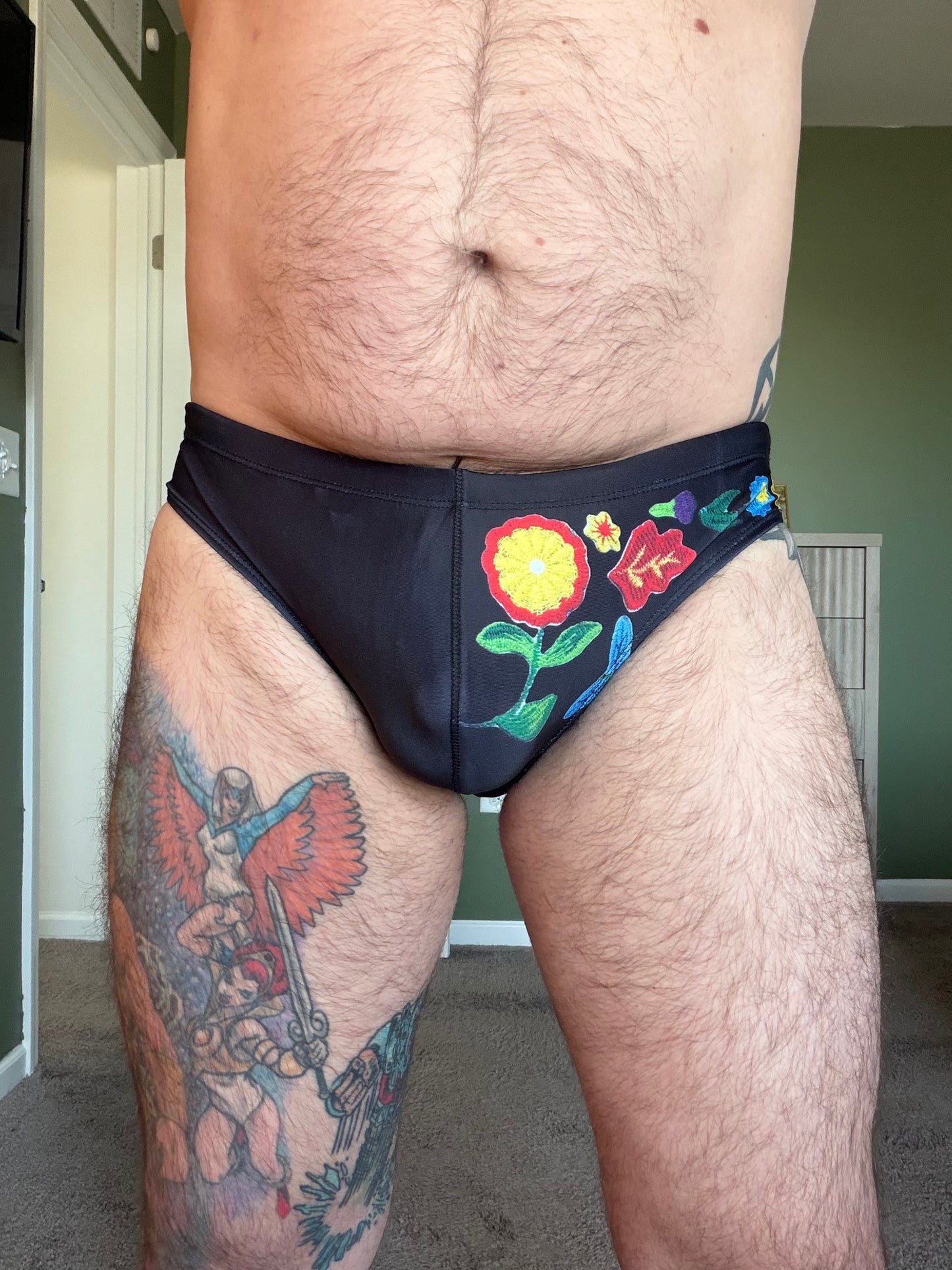 "Flor y Sol" Contour Front Swim Brief - Black (2" Hip)