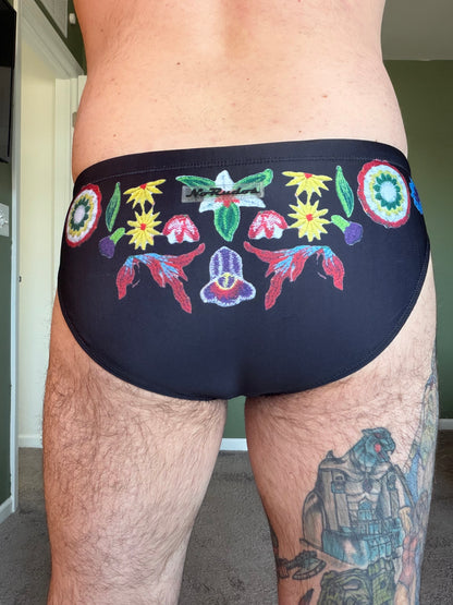 "Flor y Sol" Contour Front Swim Brief - Black (2" Hip)